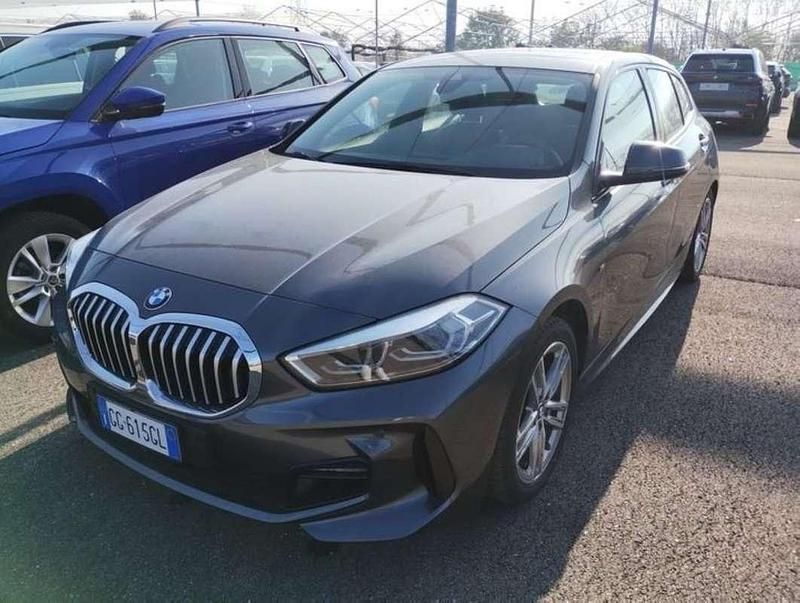 Grigio Usata 2021 BMW 116 M Sport Due volumi | 19.600 € (Super prezzo) - Immagine 1/4