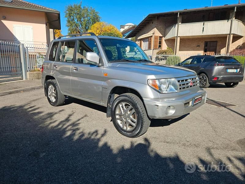 Grigio Usata 2004 Mitsubishi Pajero SUV | 5000 € (Super prezzo) - Immagine 1/4
