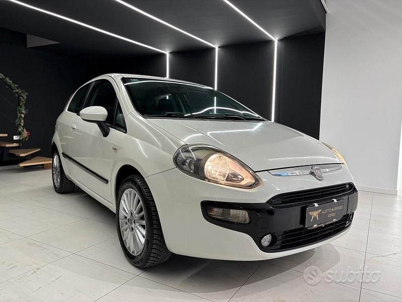 Usata Fiat Punto Evo Dynamic 77 CV (56 kW) 2010 Bianco Utilitaria