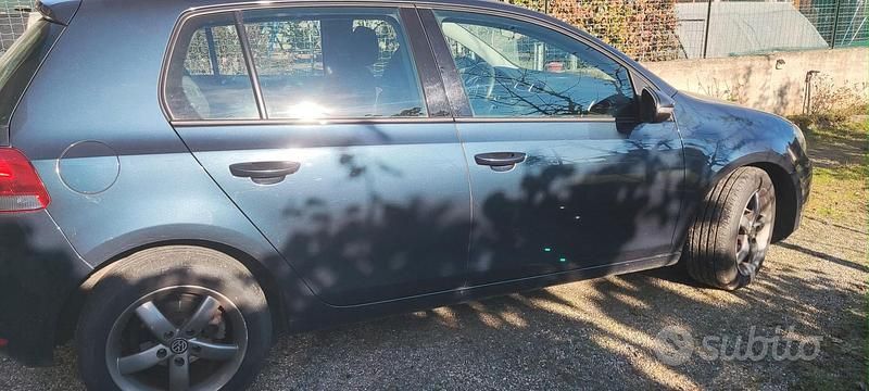 Usata VW Golf VI 2009 Blu Utilitaria