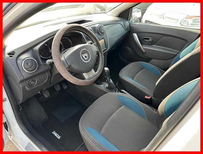 Usata Dacia Sandero Lauréate 75 CV (55 kW) 2015 Bianco Berlina