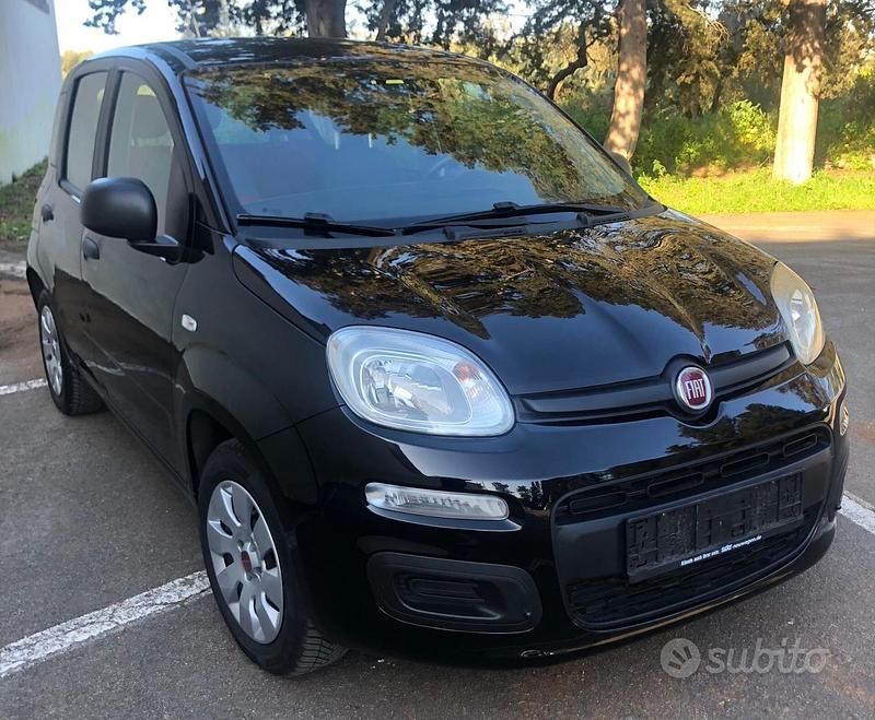 Usata Fiat Panda Lounge 69 CV (50 kW) 2016 Nero Utilitaria