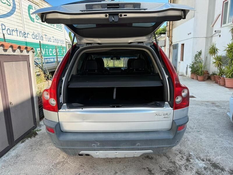 Usado Volvo XC90 163 HP (119 kW) 2003 Cinzento SUV