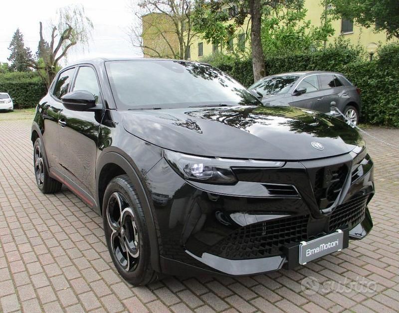 Nuova Alfa Romeo GT Junior Edizione Speciale 136 CV (100 kW) 2025 Nero SUV