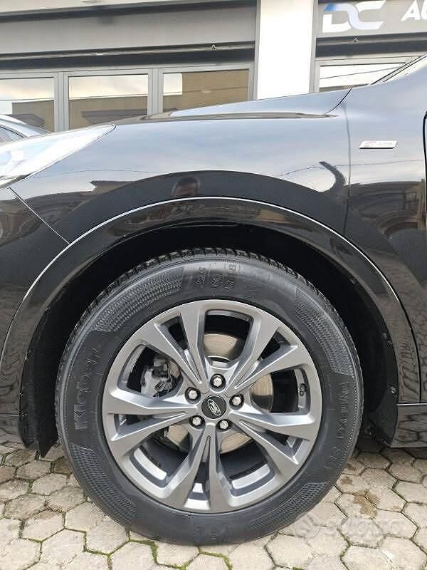Usado Ford Kuga ST-Line X 120 CV (88 kW) 2021 Negro SUV