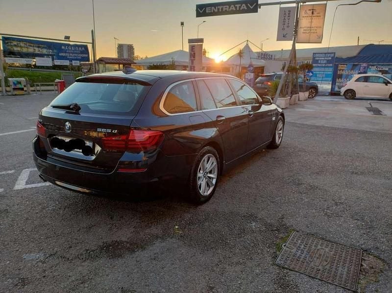 Usata BMW 525 Efficient Dynamics 218 CV (160 kW) 2014 Blu/azzurro Station wagon