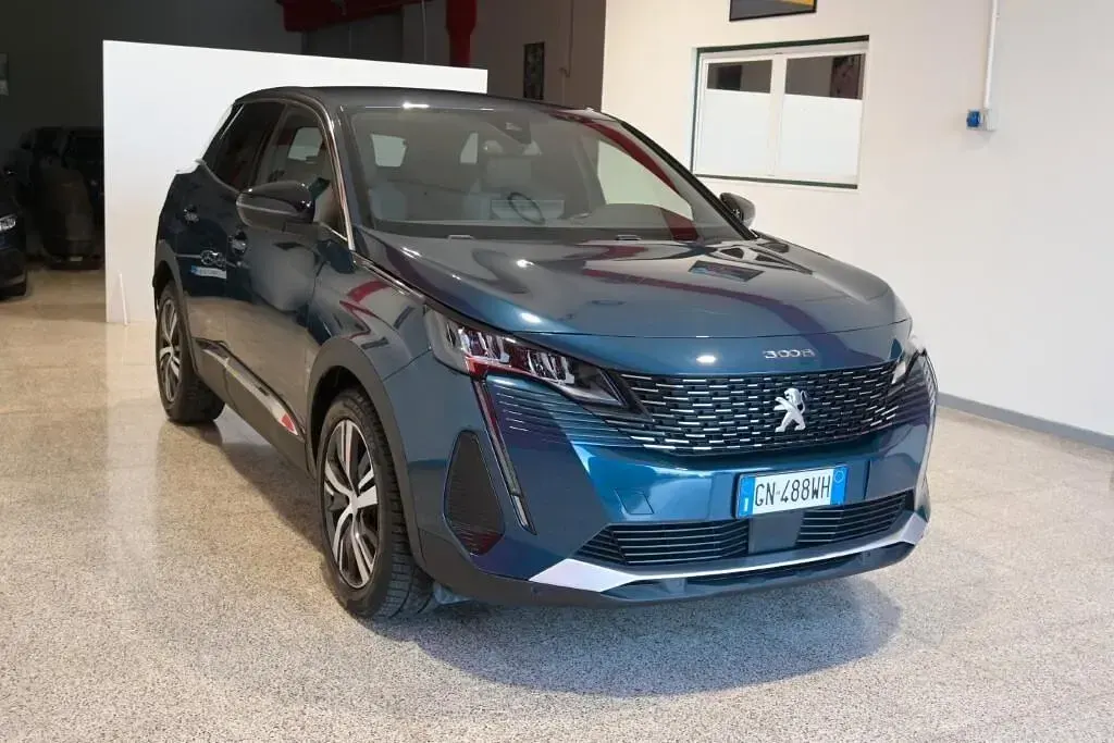 Usata Peugeot 3008 Allure 130 CV (95 kW) 2023 Blu SUV