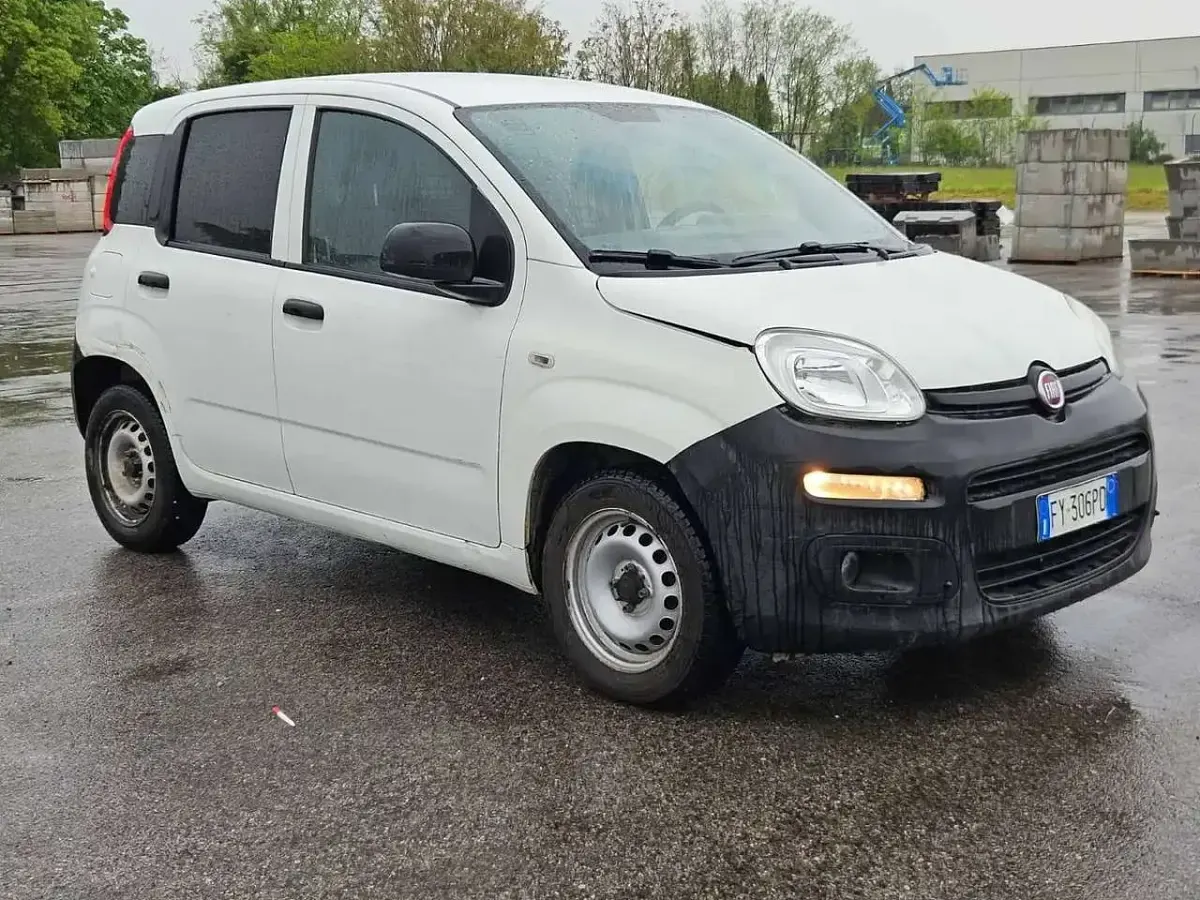 Usata Fiat Panda Pop 69 CV (50 kW) 2019 Bianco Utilitaria