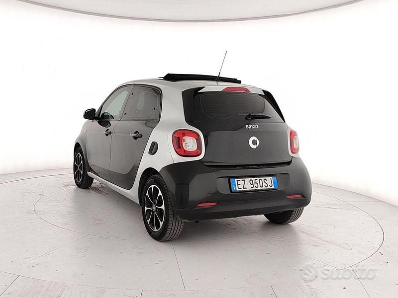 Usata Smart ForFour Passion 70 CV (51 kW) 2015 Nero Utilitaria