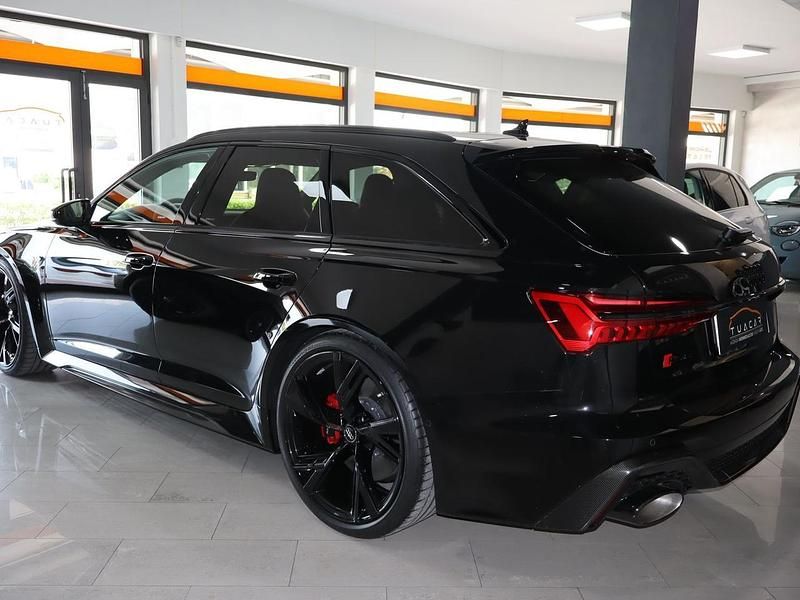 Usata Audi RS6 Ambiente 600 CV (441 kW) 2022 Nero Station wagon