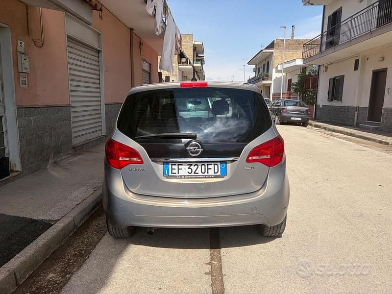 Usata Opel Meriva 2011 Grigio Monovolume
