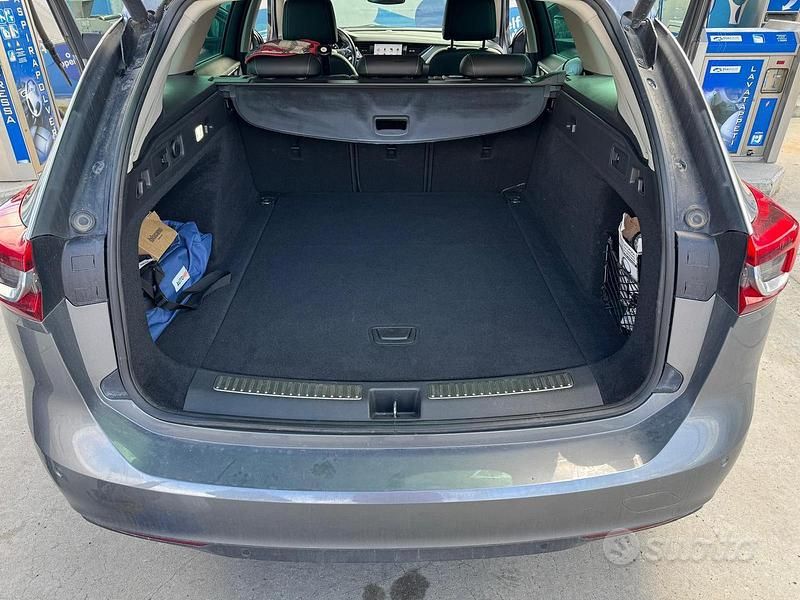 Usata Opel Insignia Innovation 170 CV (125 kW) 2017 Grigio Station wagon