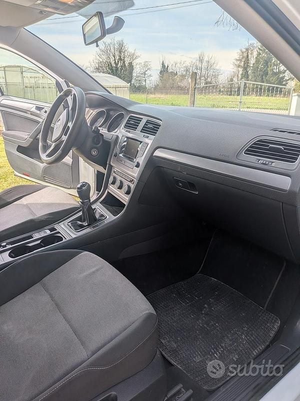 Usata VW Golf VII Trendline 86 CV (63 kW) 2015 Bianco Berlina