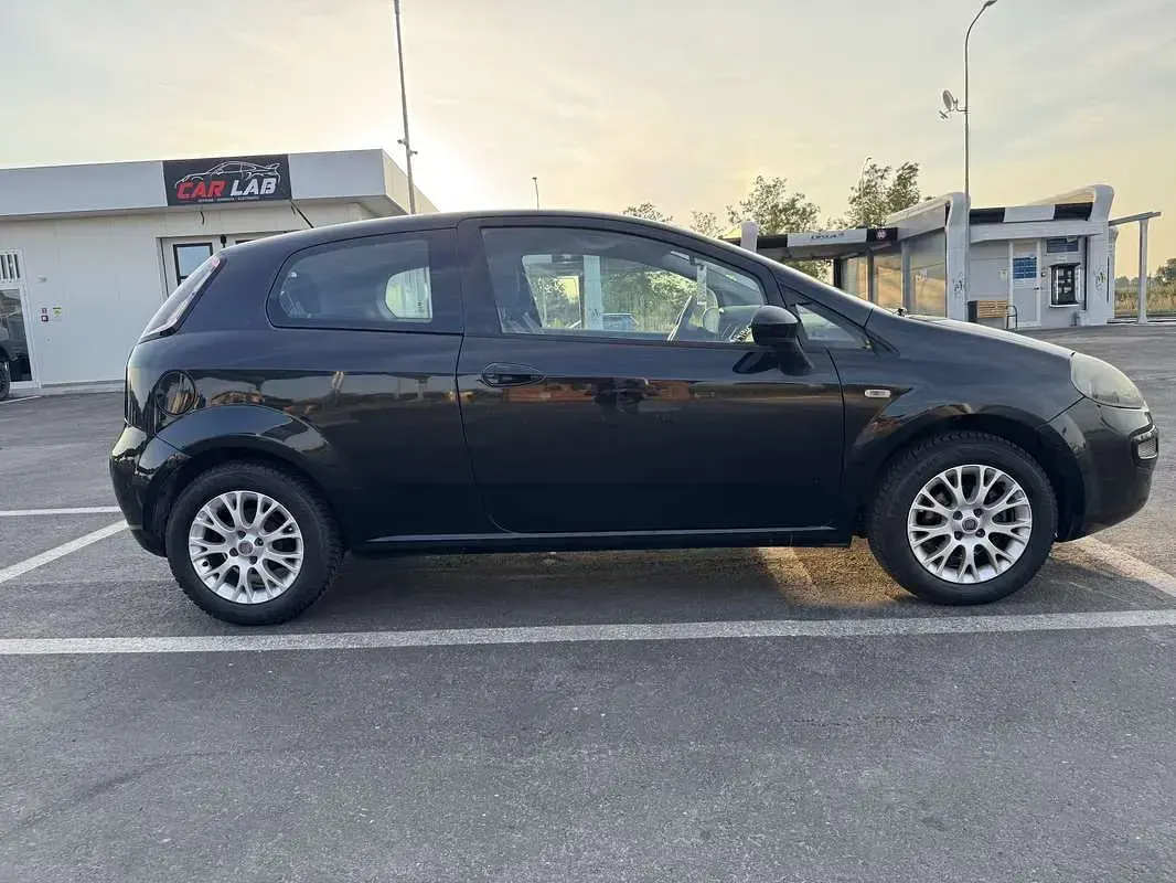 Usata Fiat Punto Active 63 CV (46 kW) 2011 Utilitaria