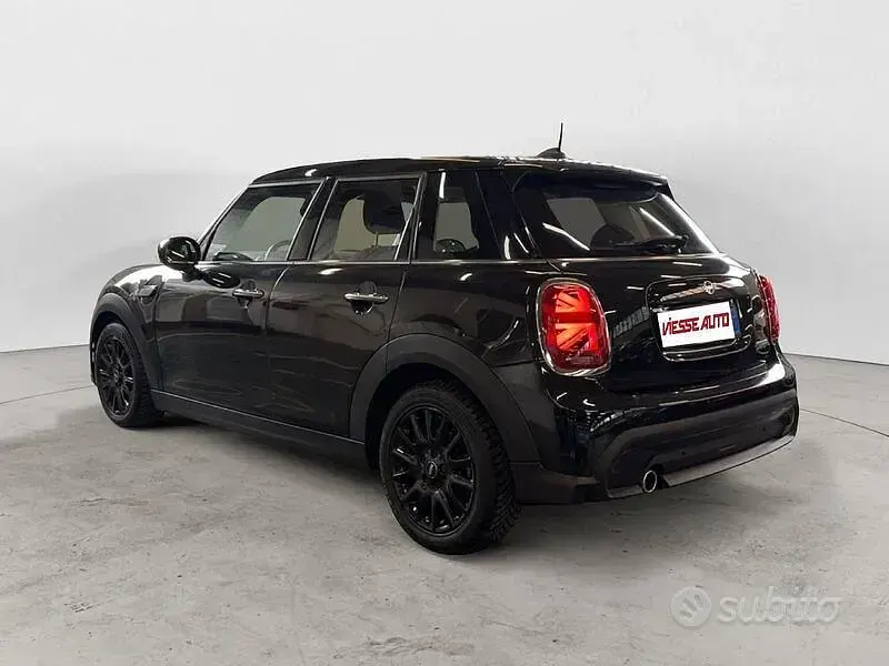Usata Mini Cooper Classic 136 CV (100 kW) 2023 Nero Utilitaria