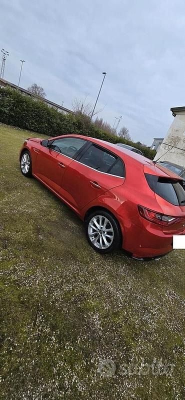Usata Renault Mégane IV Bose Edition 110 CV (80 kW) 2016 Arancione Berlina