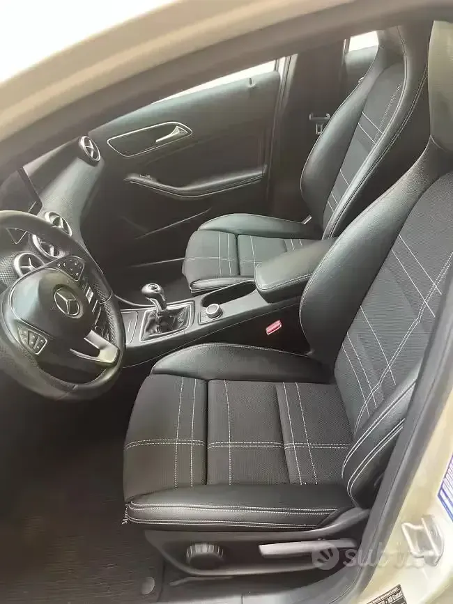 Usata Mercedes A180 122 CV (89 kW) 2016 Bianco Utilitaria
