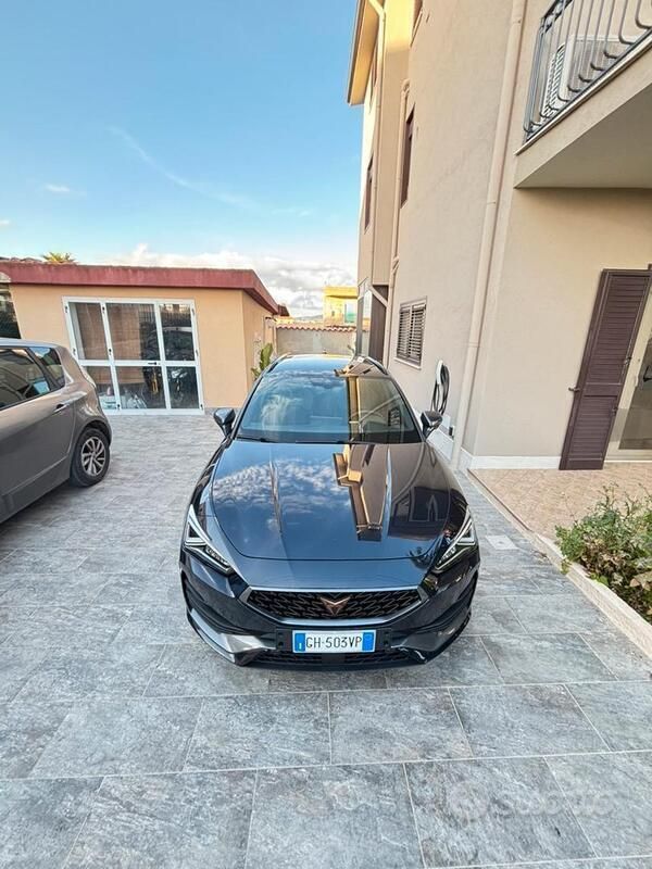 Blu Usata 2022 Cupra Leon Station wagon | 25.500 € (Buon prezzo) - Immagine 1/4