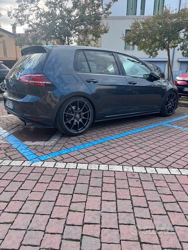 Grigio Usata 2014 VW Golf GTI Tre volumi | 16.000 € (Super prezzo) - Immagine 1/4