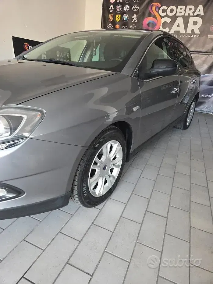 Usata Lancia Delta Platinum 120 CV (88 kW) 2012 Grigio Utilitaria