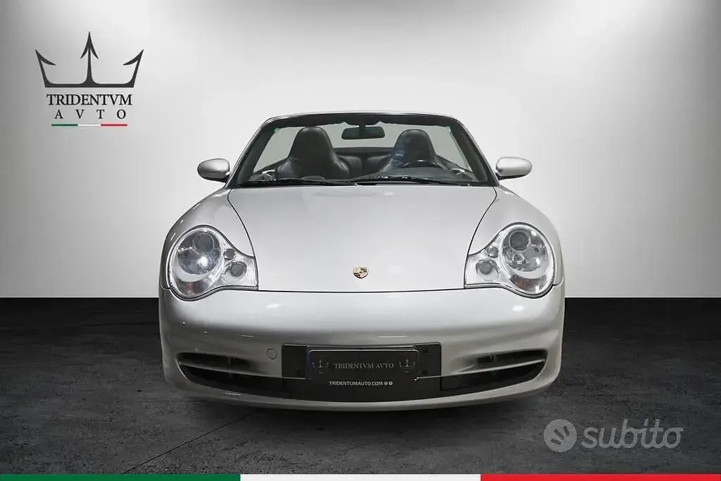 Usata Porsche 911 Carrera Cabriolet 320 CV (235 kW) 2002 Argento Cabrio