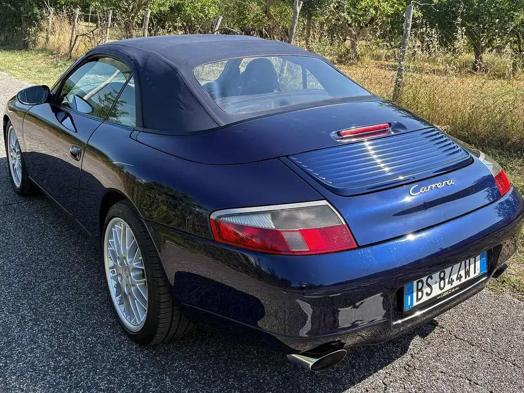 Usata Porsche 911 Carrera Cabriolet 300 CV (220 kW) 2001 Blu/azzurro Cabrio