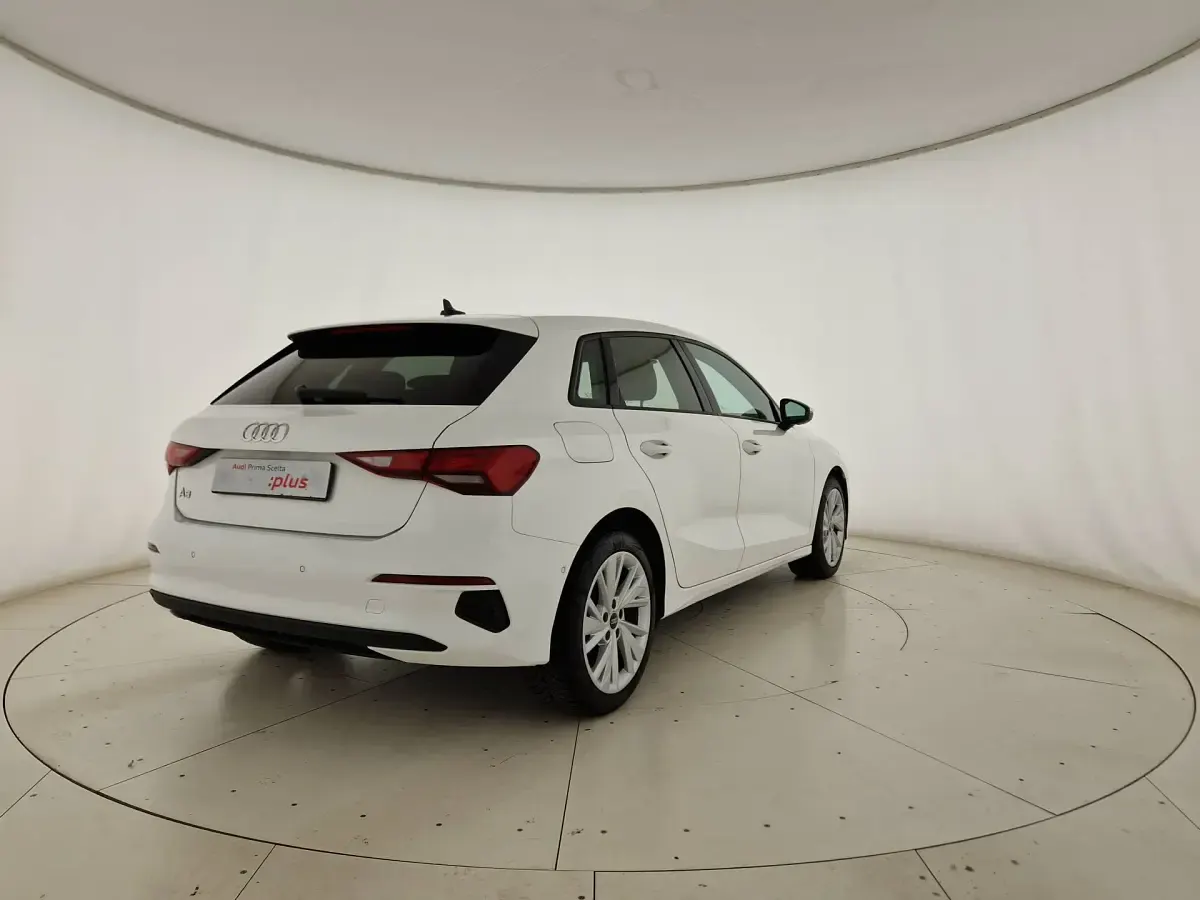 Usata Audi A3 Business 110 CV (80 kW) 2021 Bianco Berlina