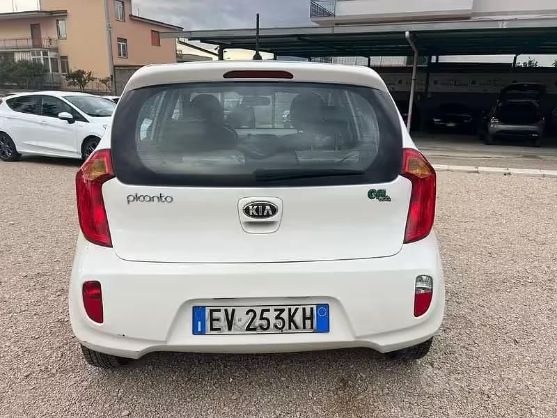 Begagnad Kia Picanto City 69 HK (50 kW) 2014 Vit Halvkombi
