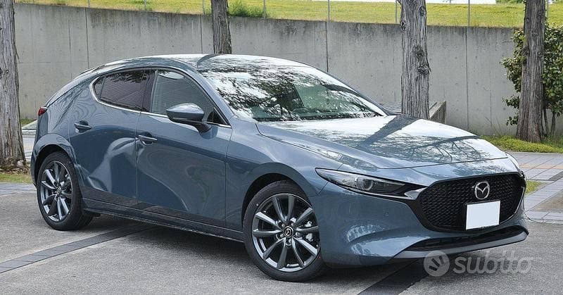 Usata Mazda 3 Exceed 122 CV (89 kW) 2021 Grigio Berlina
