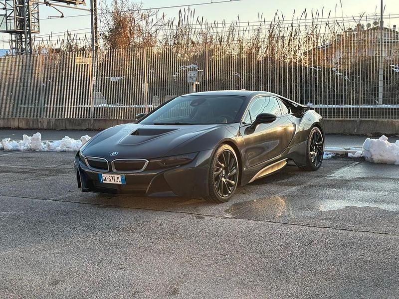 Usata BMW i8 231 CV (169 kW) 2016 Nero Coupé