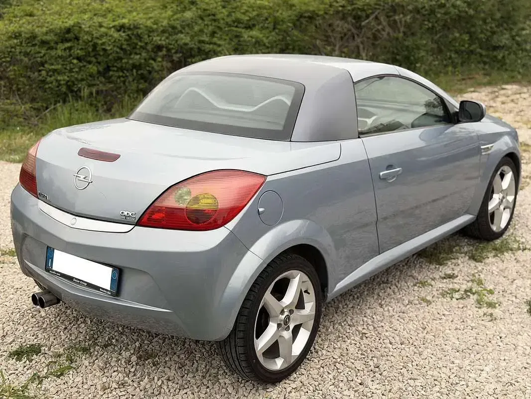 Brugt Opel Tigra Sport 69 HK (50 kW) 2007 Cabriolet