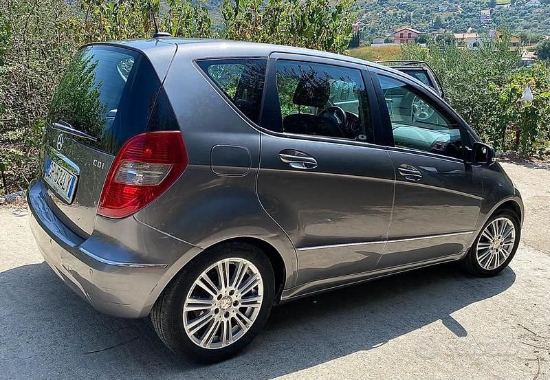 Usata Mercedes A180 Elegance 109 CV (80 kW) 2008 Grigio Berlina