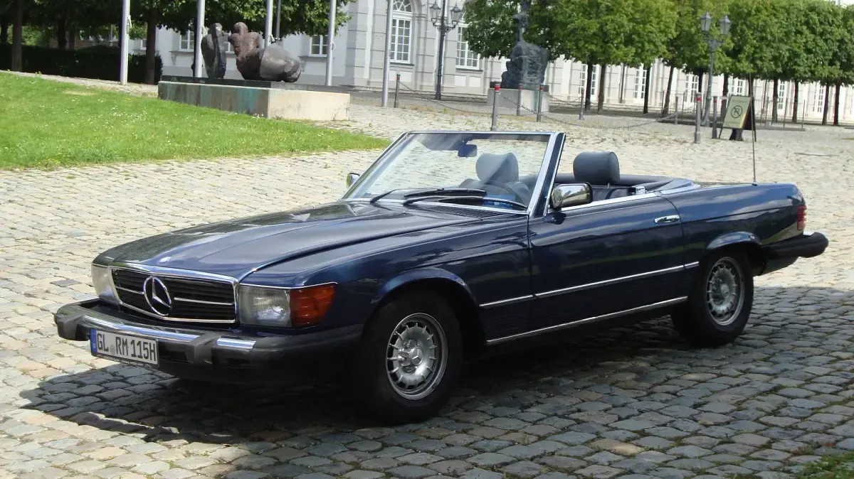 Usata Mercedes SL380 158 CV (116 kW) 1982 Blu Cabrio