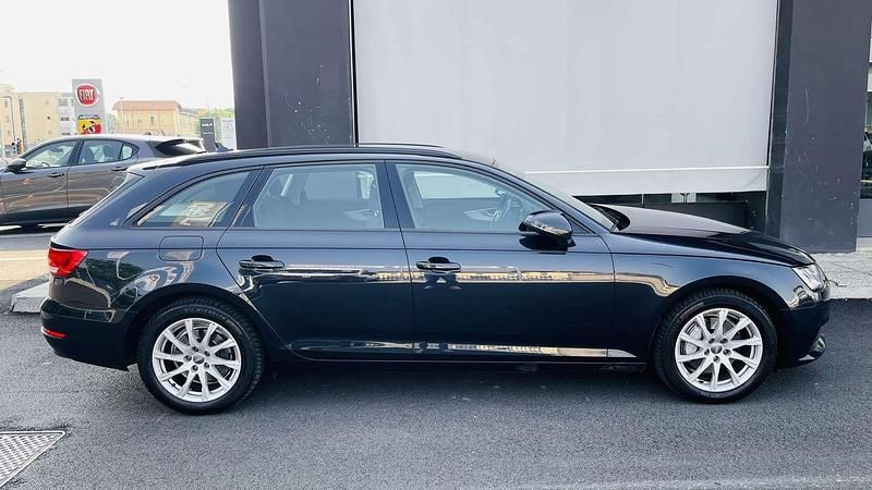 Usata Audi A4 Business 190 CV (139 kW) 2016 Blu/azzurro Station wagon