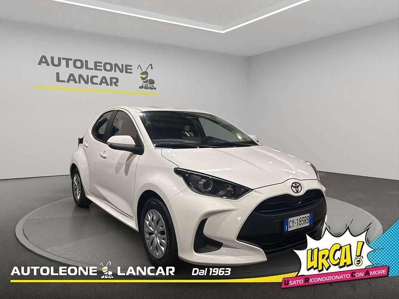Usata Toyota Yaris Hybrid Active 92 CV (67 kW) 2025 Bianco Berlina
