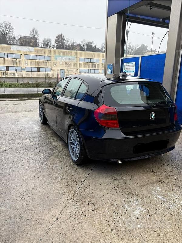 Usata BMW 118 M Sport 122 CV (89 kW) 2004 Nero Utilitaria