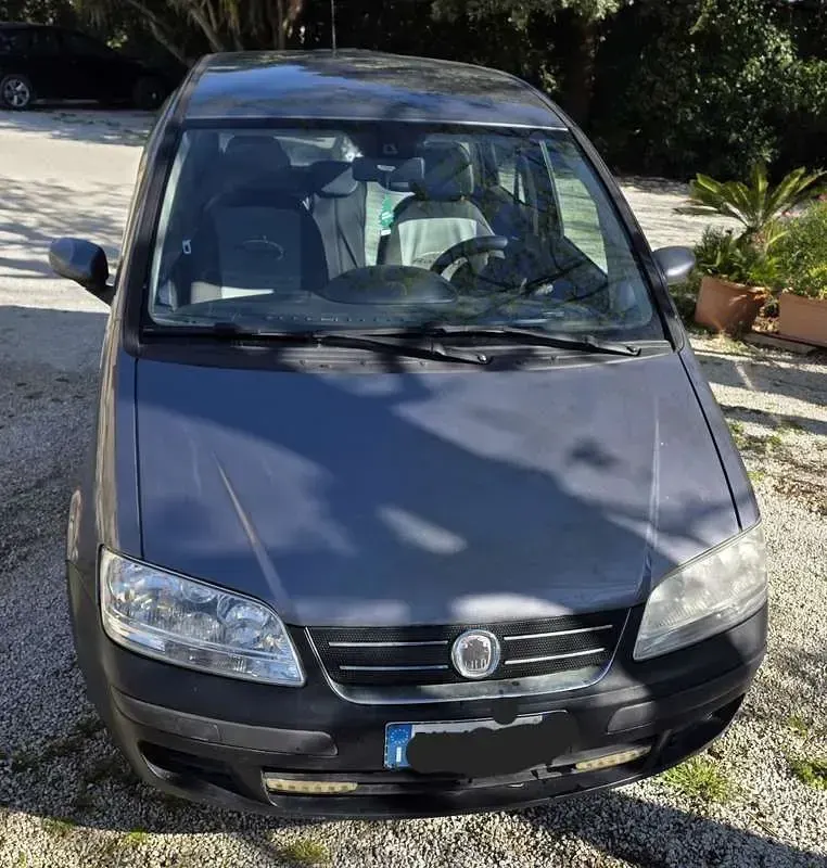 Usata Fiat Idea 95 CV (69 kW) 2009 Grigio Monovolume