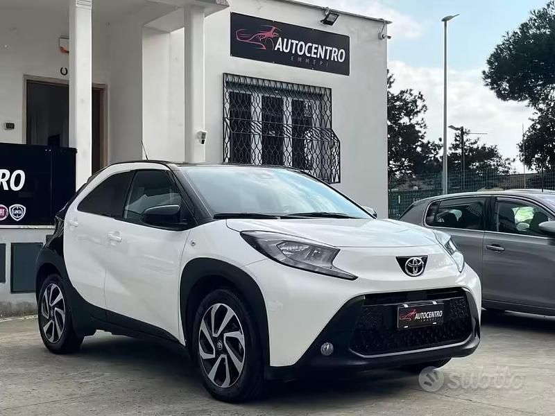 Usata Toyota Aygo X Trend 72 CV (52 kW) 2024 Bianco SUV