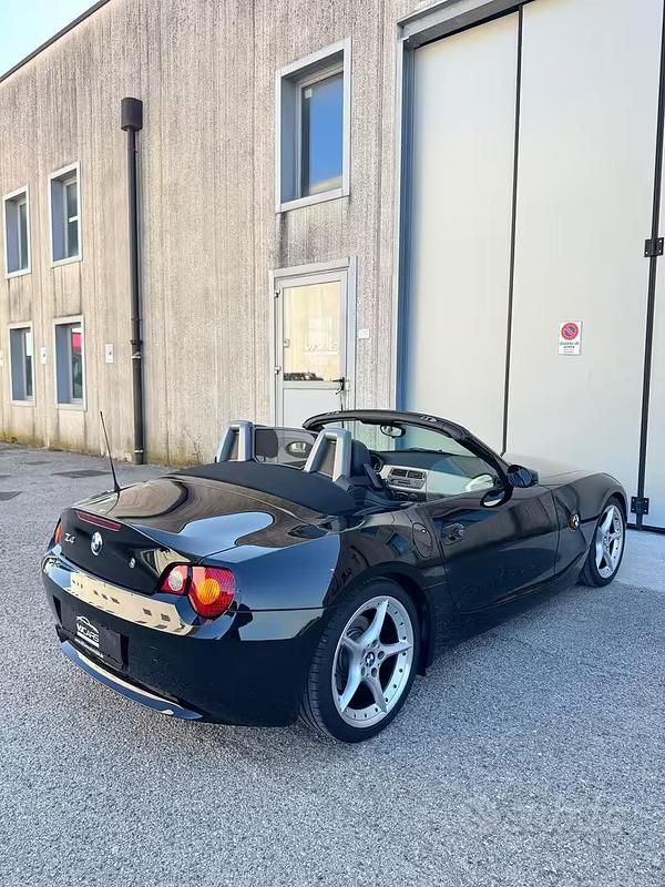Usata BMW Z4 231 CV (169 kW) 2003 Nero Cabrio