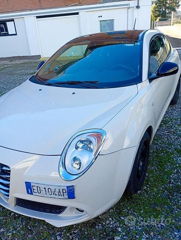 Bianco Usata 2010 Alfa Romeo MiTo Due volumi | 4300 € - Immagine 1/4