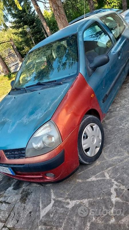 Usata Renault Clio II 65 CV (47 kW) 2003 Utilitaria