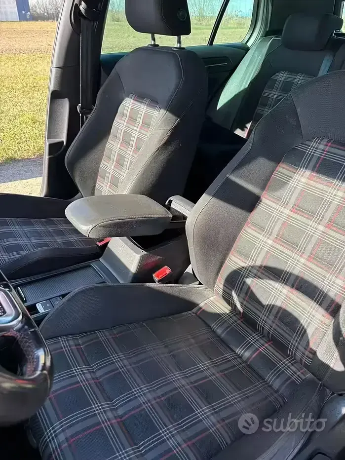 Usata VW Golf VII GTI 230 CV (169 kW) 2021 Grigio Utilitaria