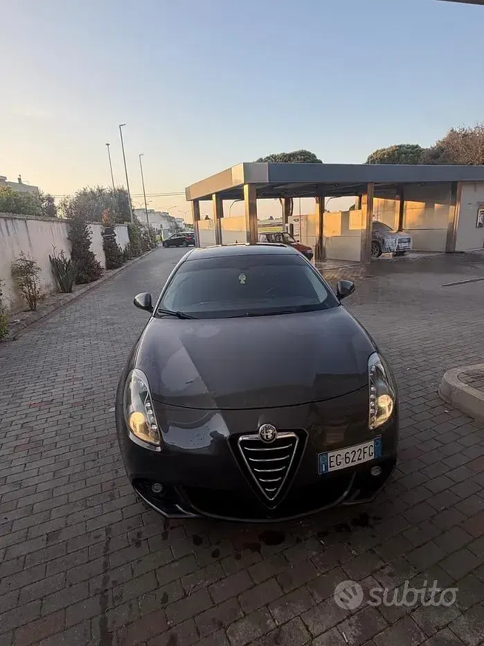 Usata Alfa Romeo Giulietta 105 CV (77 kW) 2011 Grigio Utilitaria
