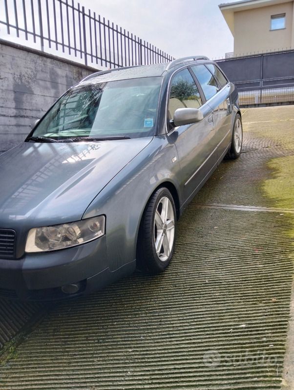 Usata Audi A4 130 CV (95 kW) 2002 Grigio Station wagon