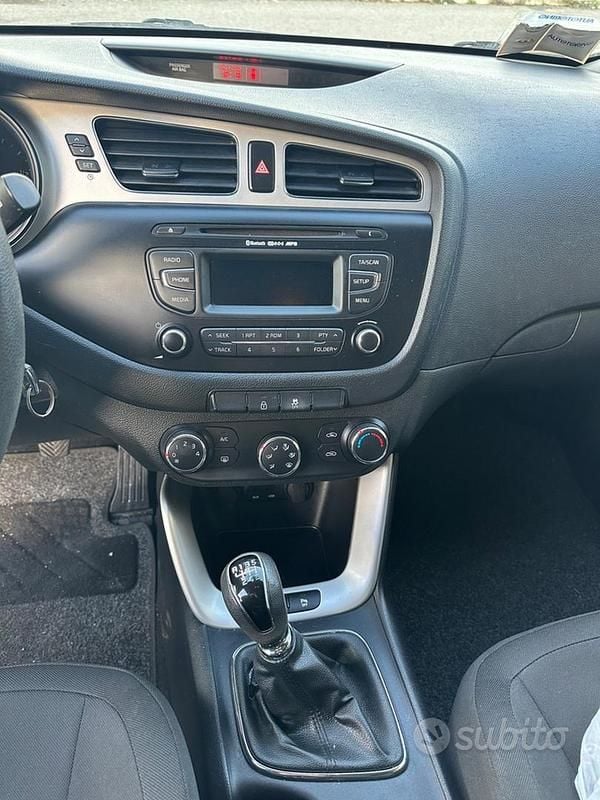Usata Kia Ceed Sportswagon 110 CV (80 kW) 2014 Marrone Station wagon