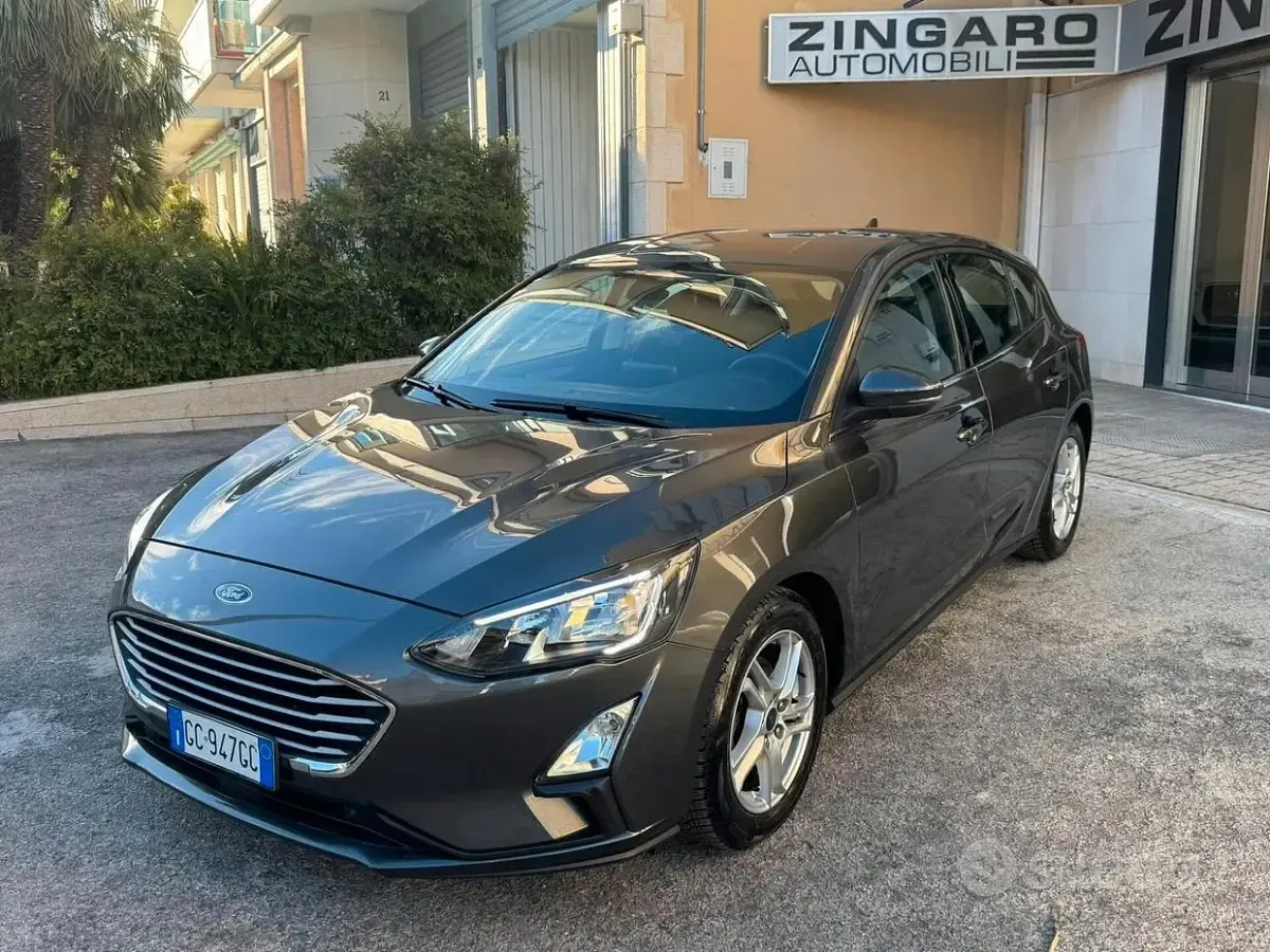 Usata Ford Focus Titanium 120 CV (88 kW) 2020 Grigio Berlina
