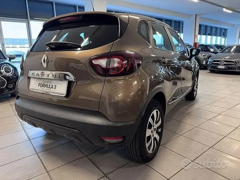 Usata Renault Captur 90 CV (66 kW) 2018 Marrone SUV