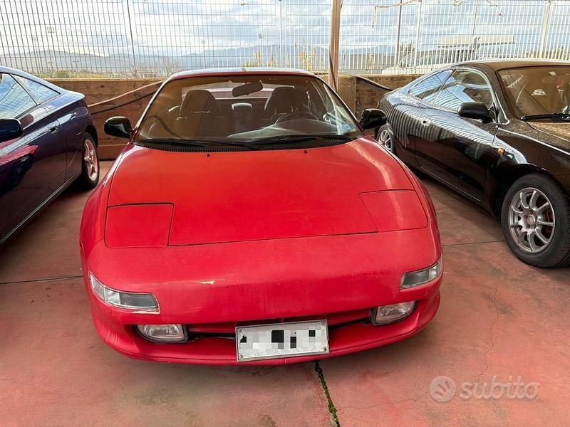 Usata Toyota MR2 140 CV (102 kW) 2000 Rosso Cabrio