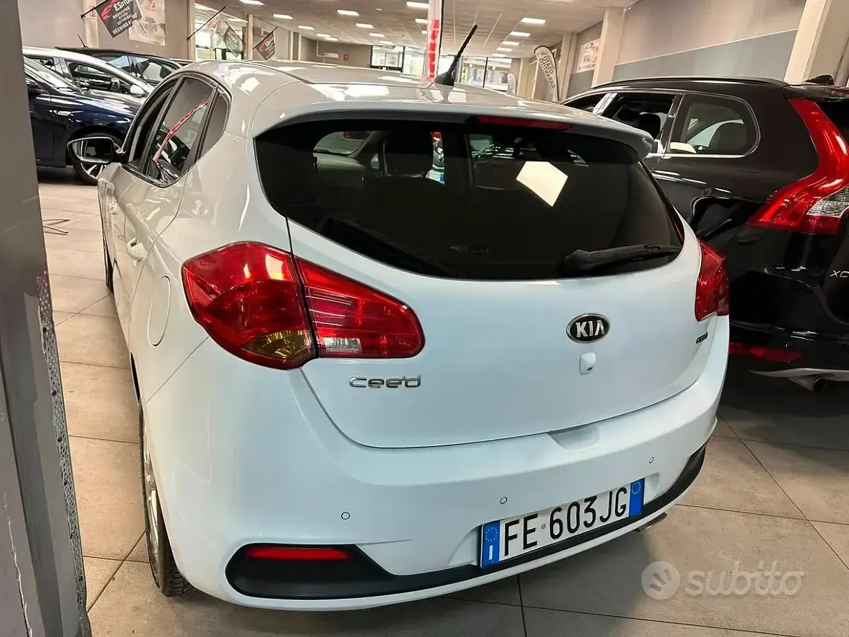 Usata Kia Ceed Active 110 CV (80 kW) 2016 Bianco Utilitaria