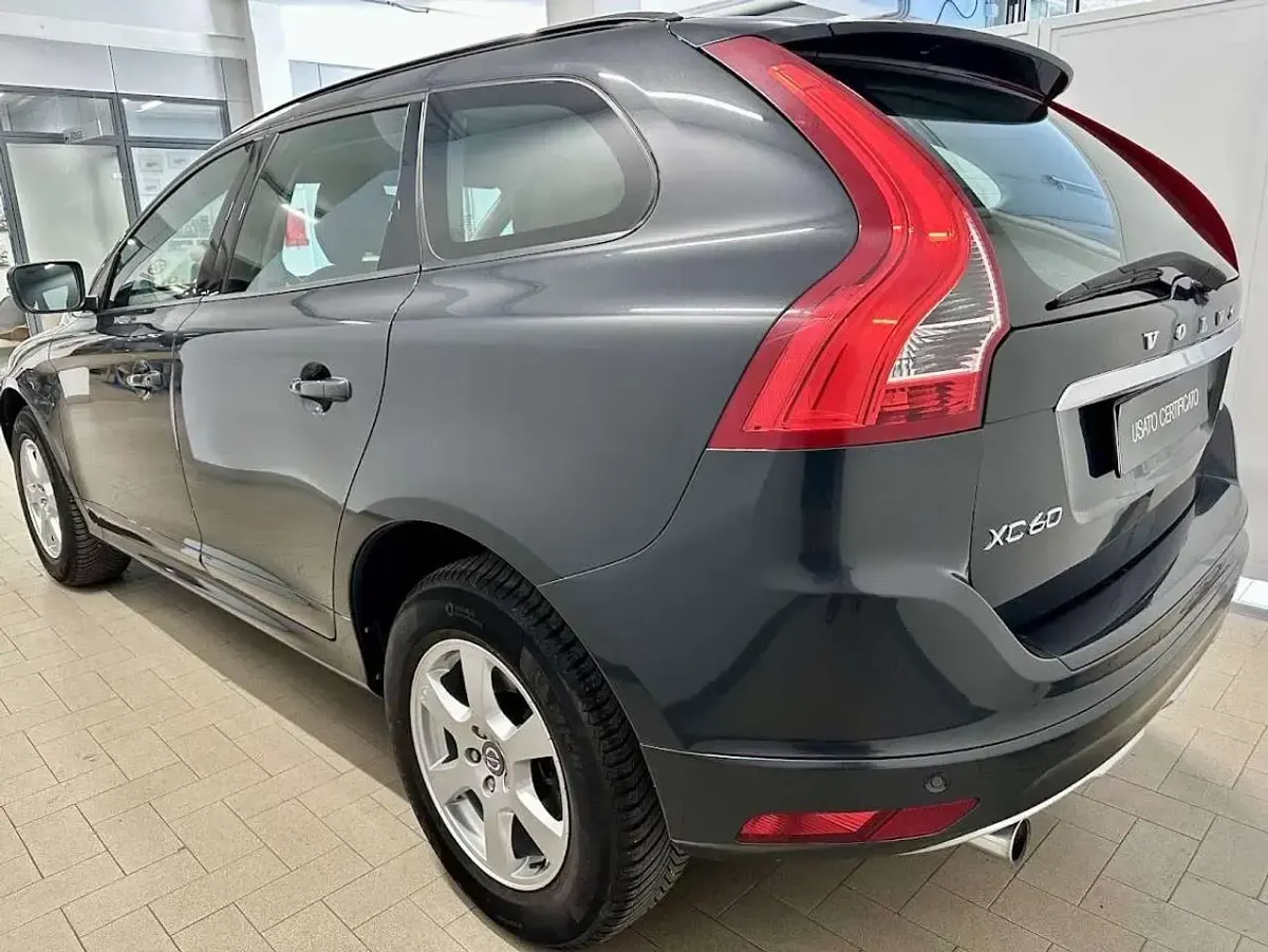 Usata Volvo XC60 Business Edition 136 CV (100 kW) 2014 Antracite metallizzato SUV